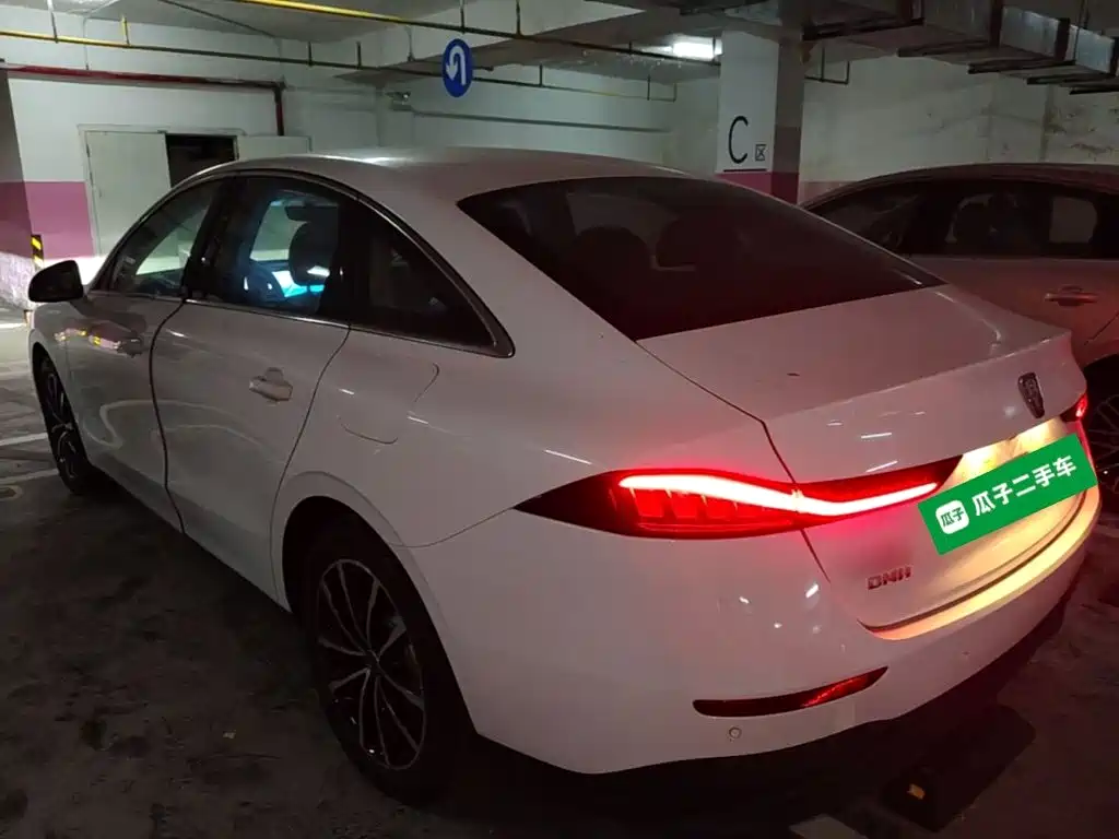 Roewe D7 2025 DMH 125km Champion