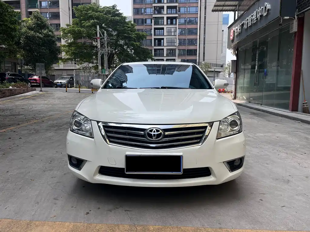 Toyota Camry — миниатюра 2