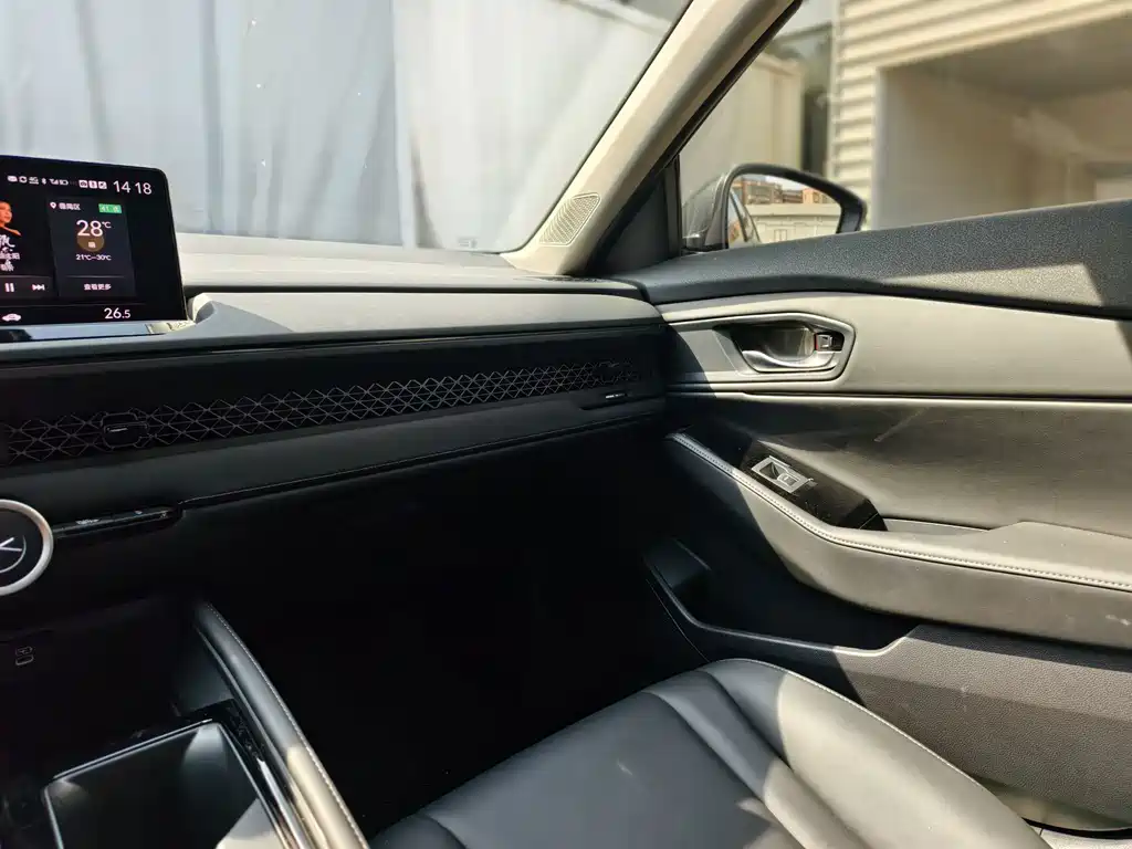 Honda Accord — миниатюра 17