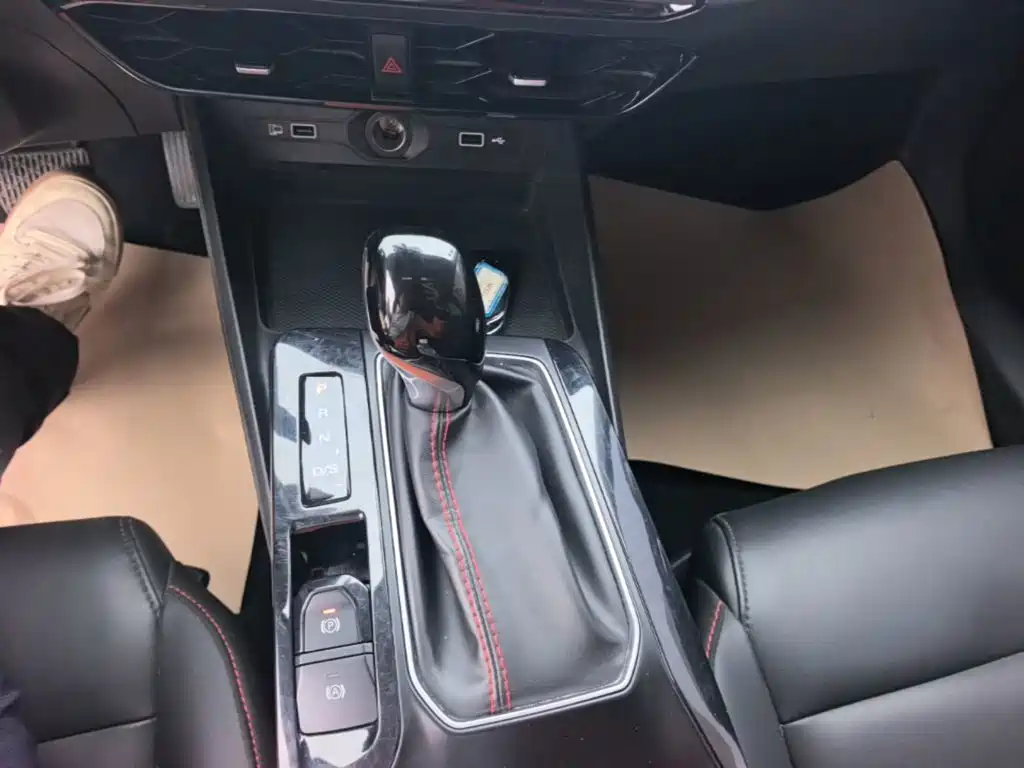 MG MG5 — миниатюра 14