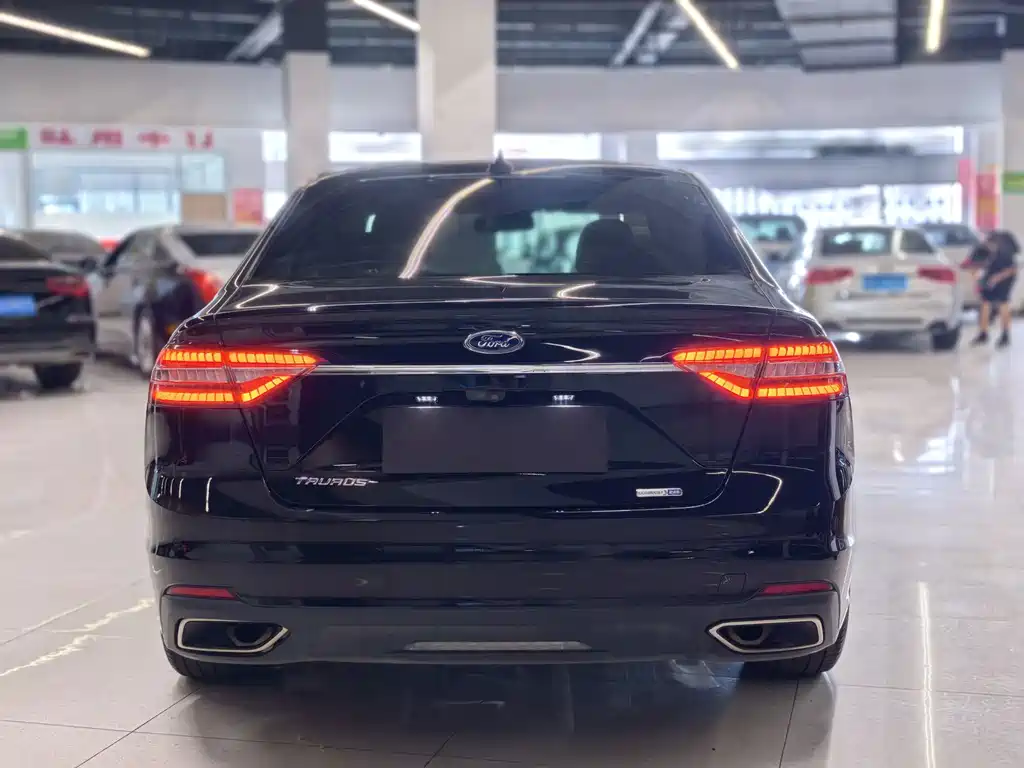 Ford Taurus — миниатюра 4