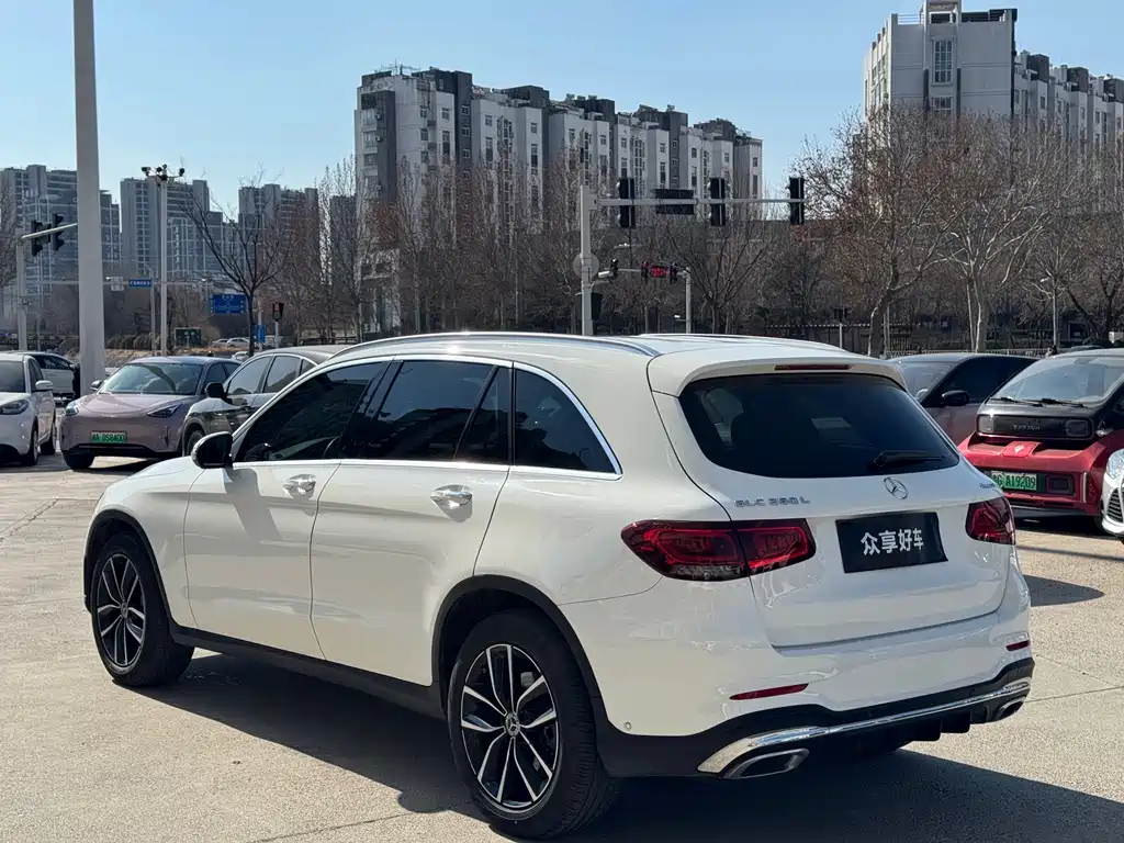 MERCEDES-BENZ GLC