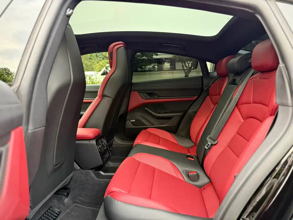 Porsche Taycan — миниатюра 16