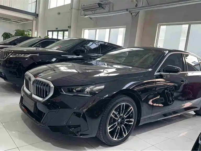 BMW 5 Series 2025