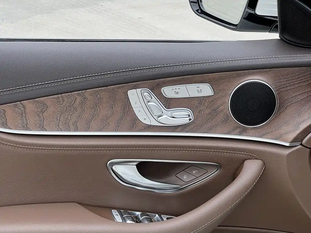 Mercedes-Benz E-Class E 2018 E 300 L Fashion