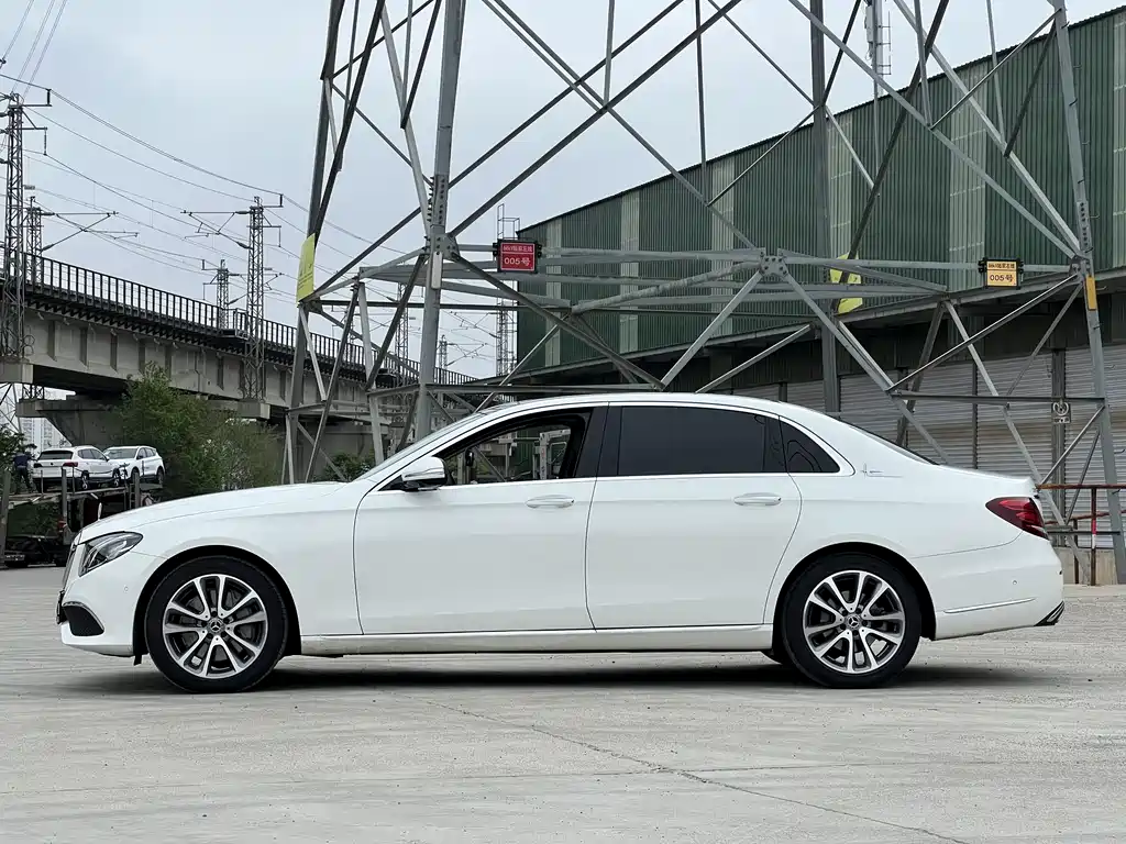 Mercedes-Benz E-Class E 2018 E 300 L Fashion