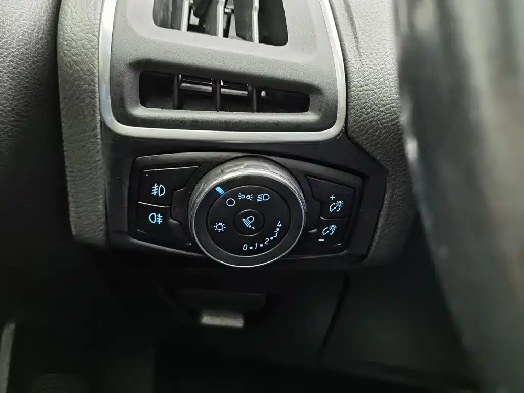 Ford Focus — миниатюра 21