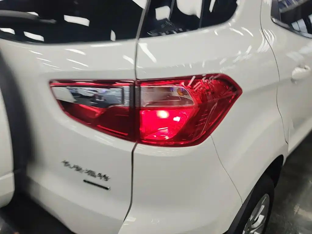 Ford Ecosport — миниатюра 8