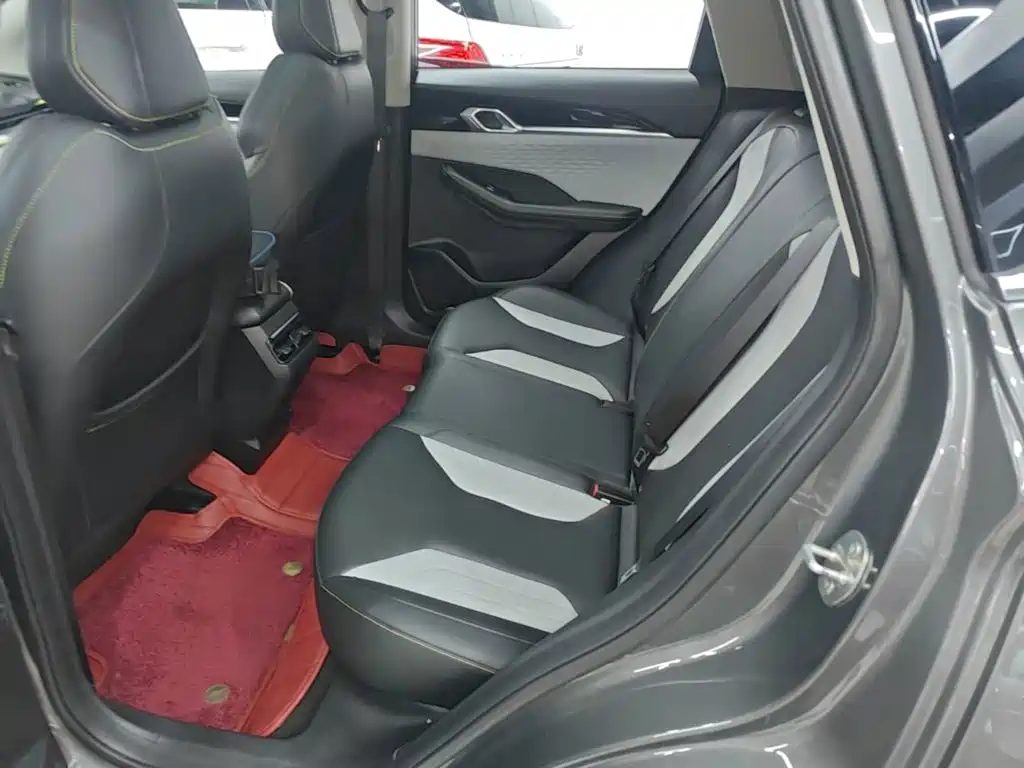 Geely Binyue — миниатюра 17