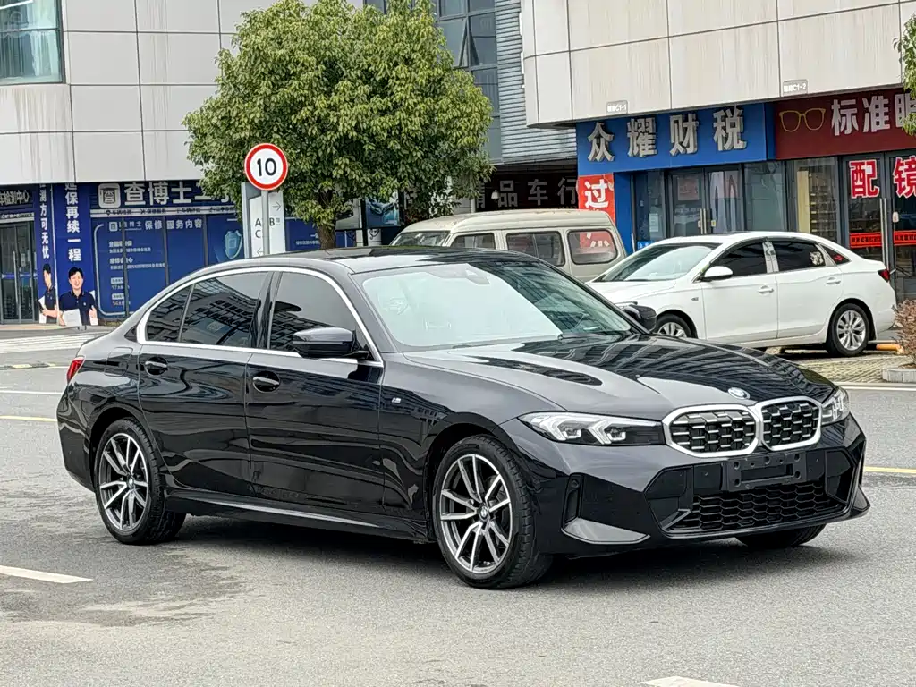 BMW 3 SERIES