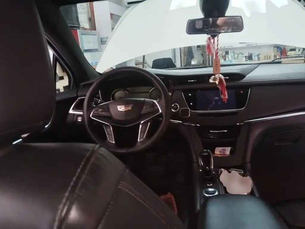 Cadillac XT5 — миниатюра 6