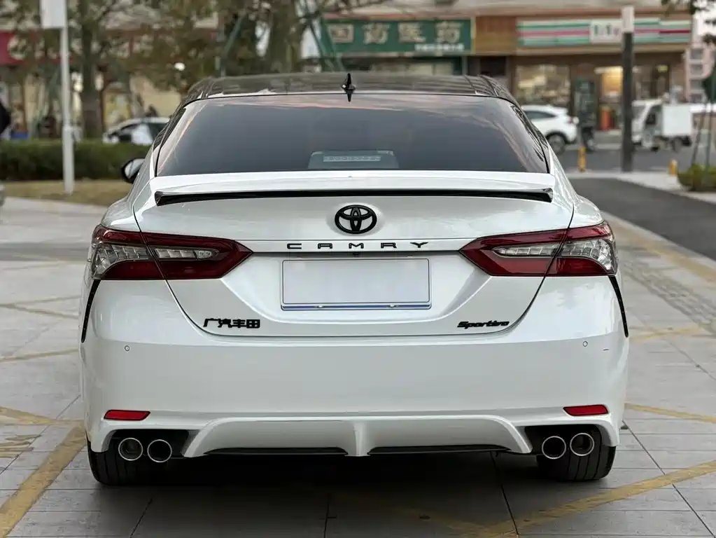 TOYOTA CAMRY
