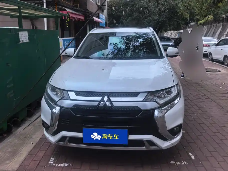 Mitsubishi Outlander — миниатюра 2