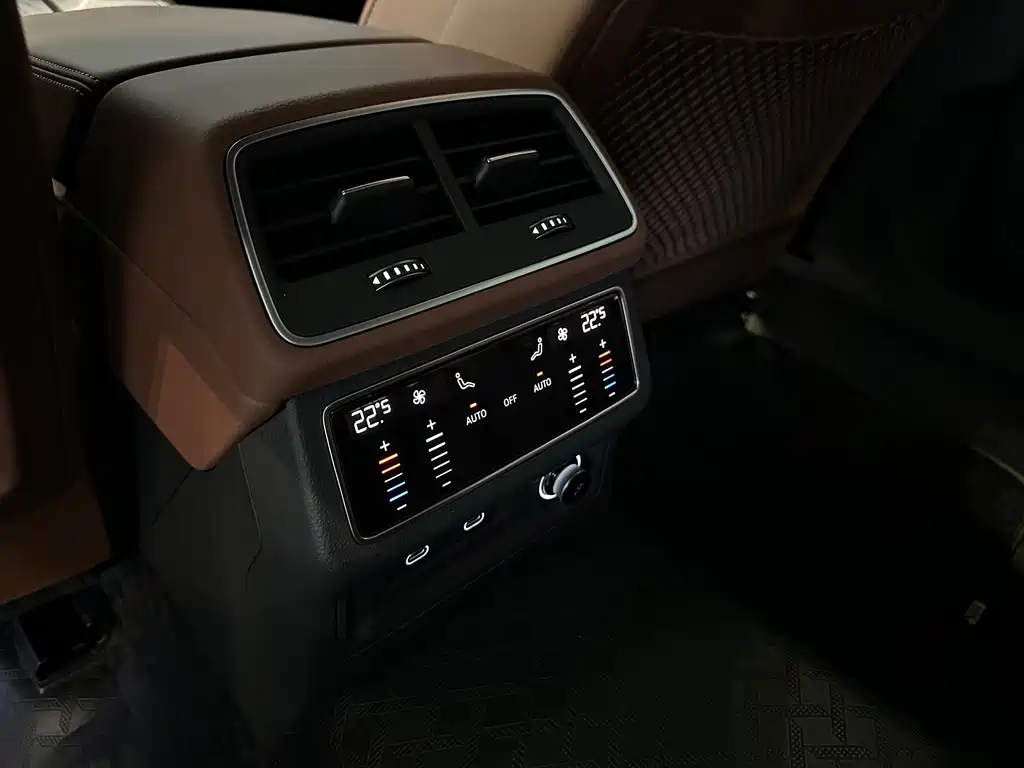 Audi A6L — миниатюра 12