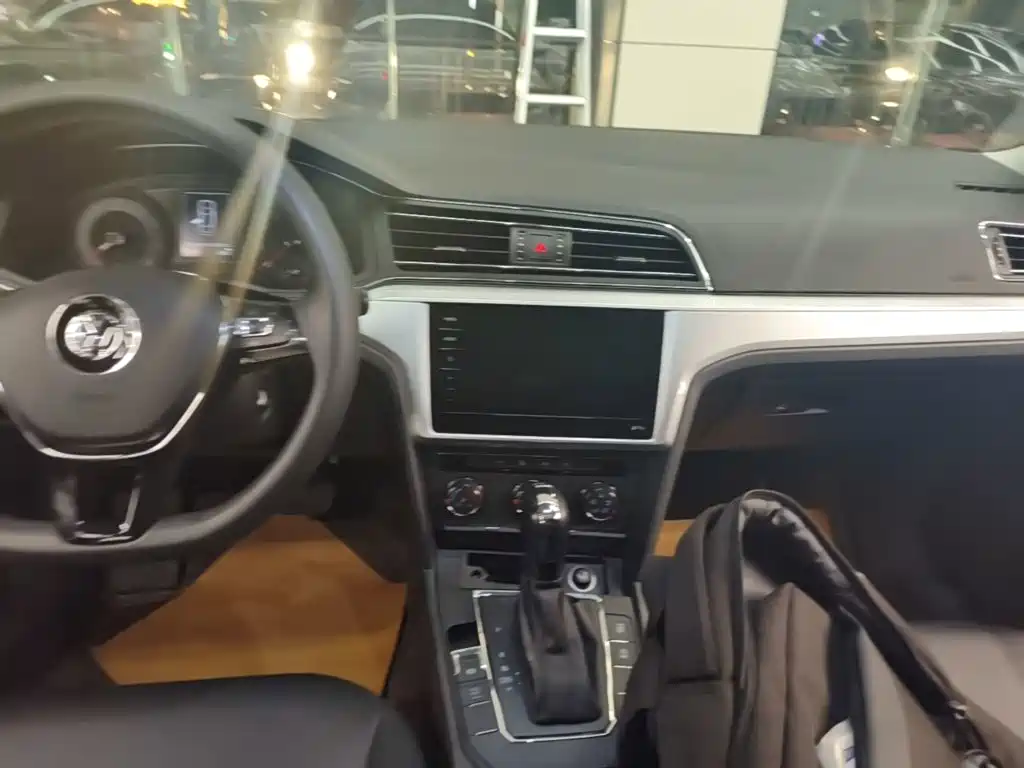Volkswagen Lamando — миниатюра 13