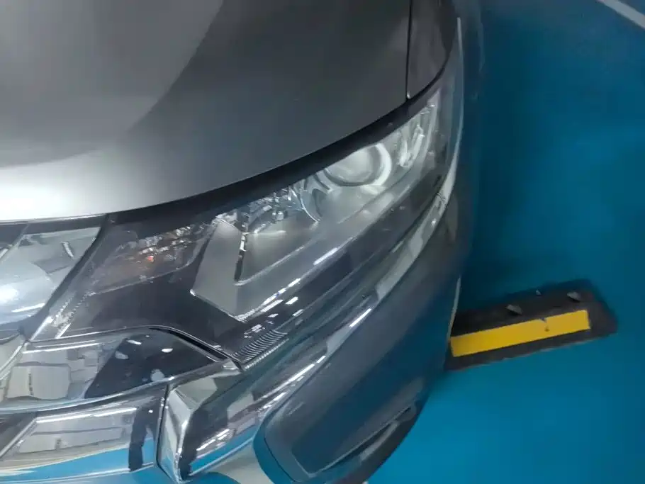 Mitsubishi Outlander — миниатюра 5