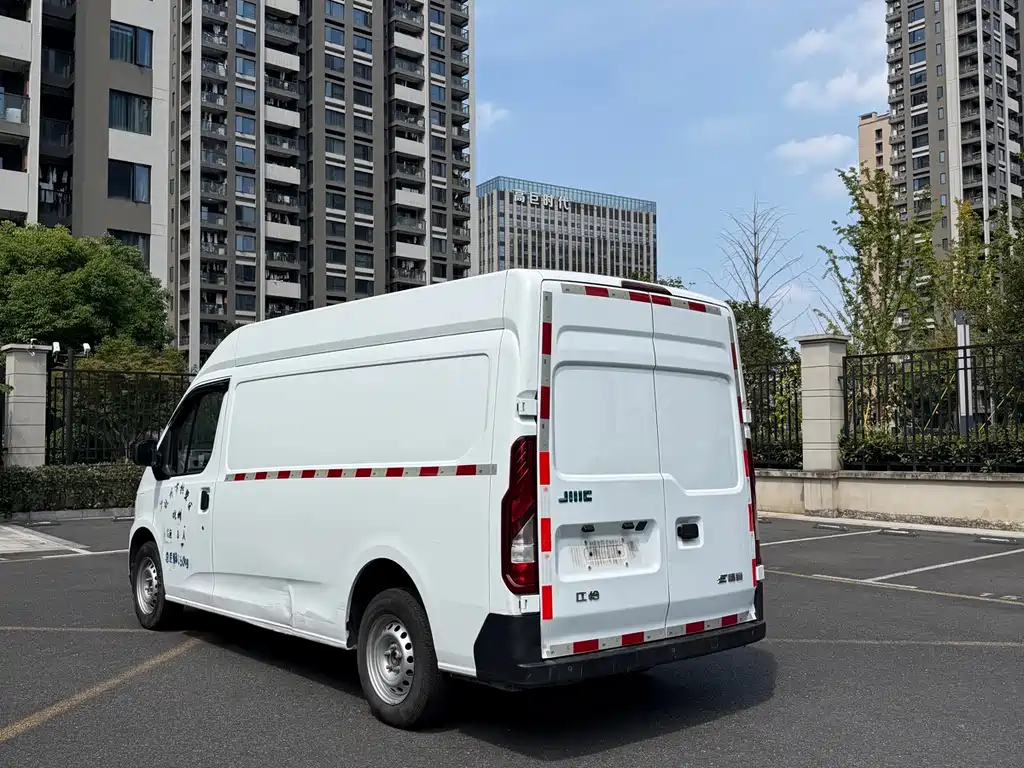 JMC E-Fushun — миниатюра 6