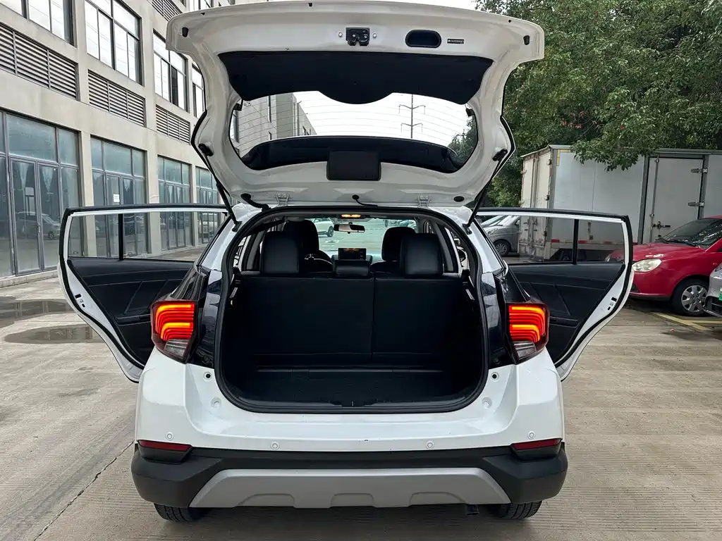 Toyota Yaris L — миниатюра 13