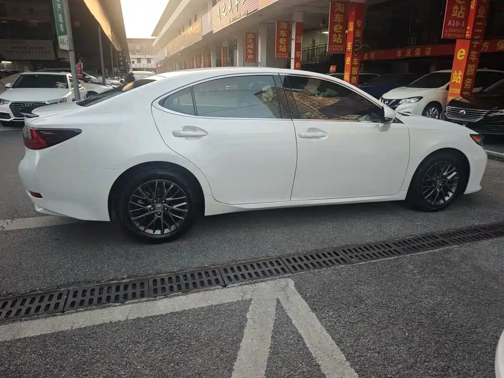 Lexus ES — миниатюра 4