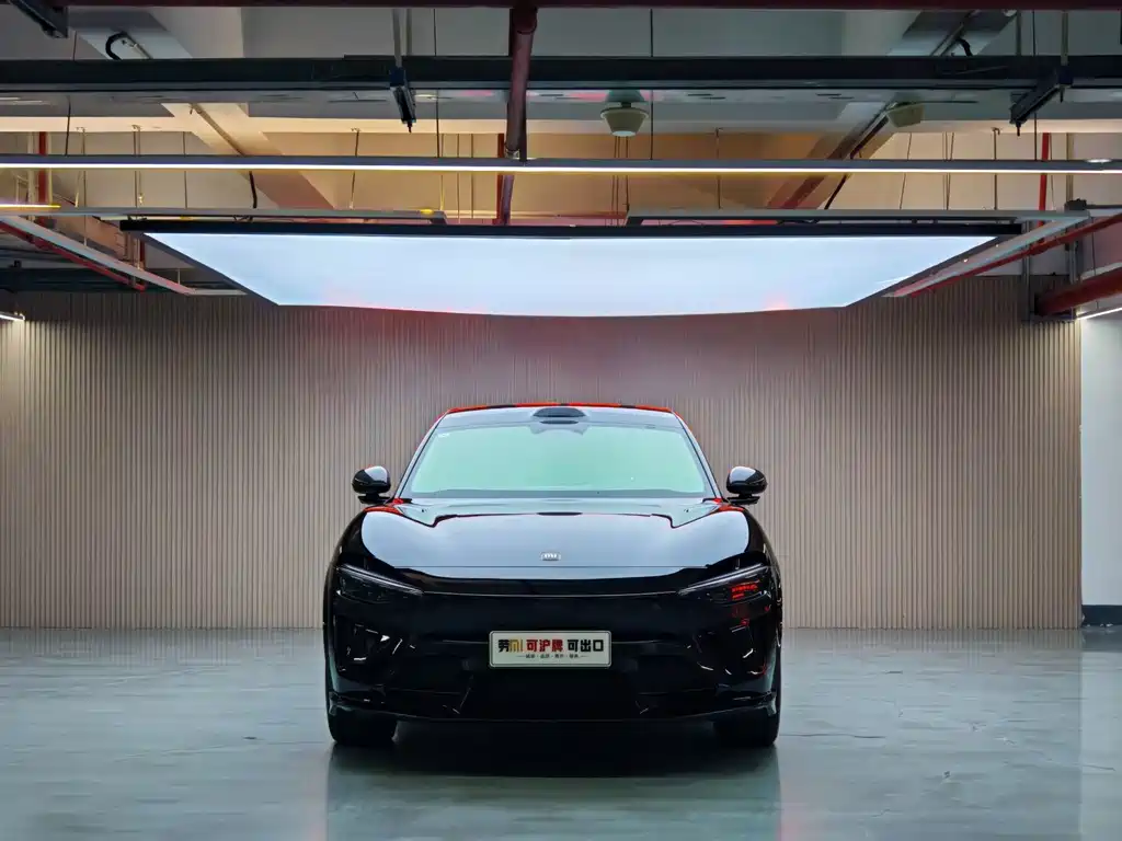 Xiaomi YU7 — миниатюра 2