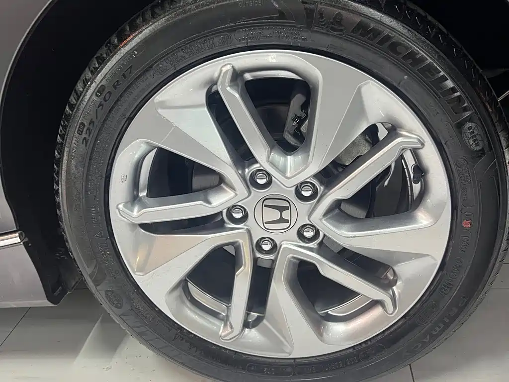 Honda Accord — миниатюра 13