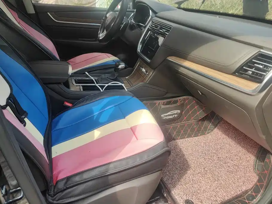 Roewe RX8 — миниатюра 8