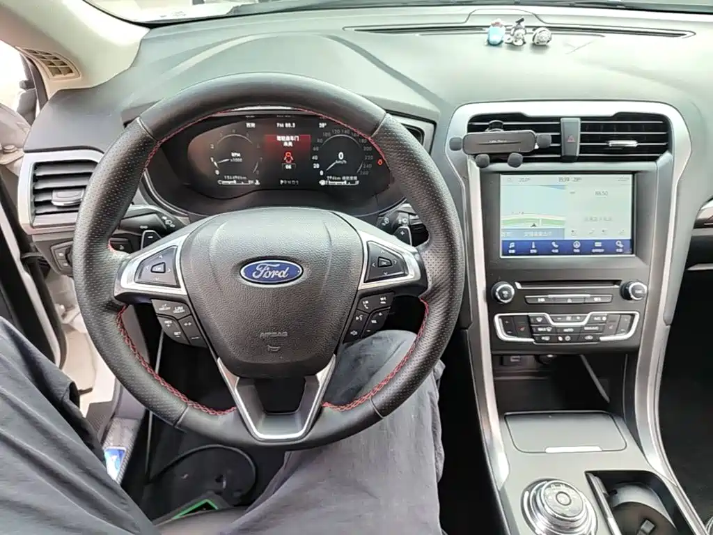 Ford Mondeo — миниатюра 10