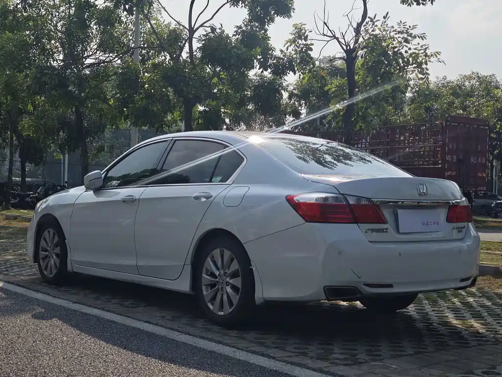 Honda Accord — миниатюра 10