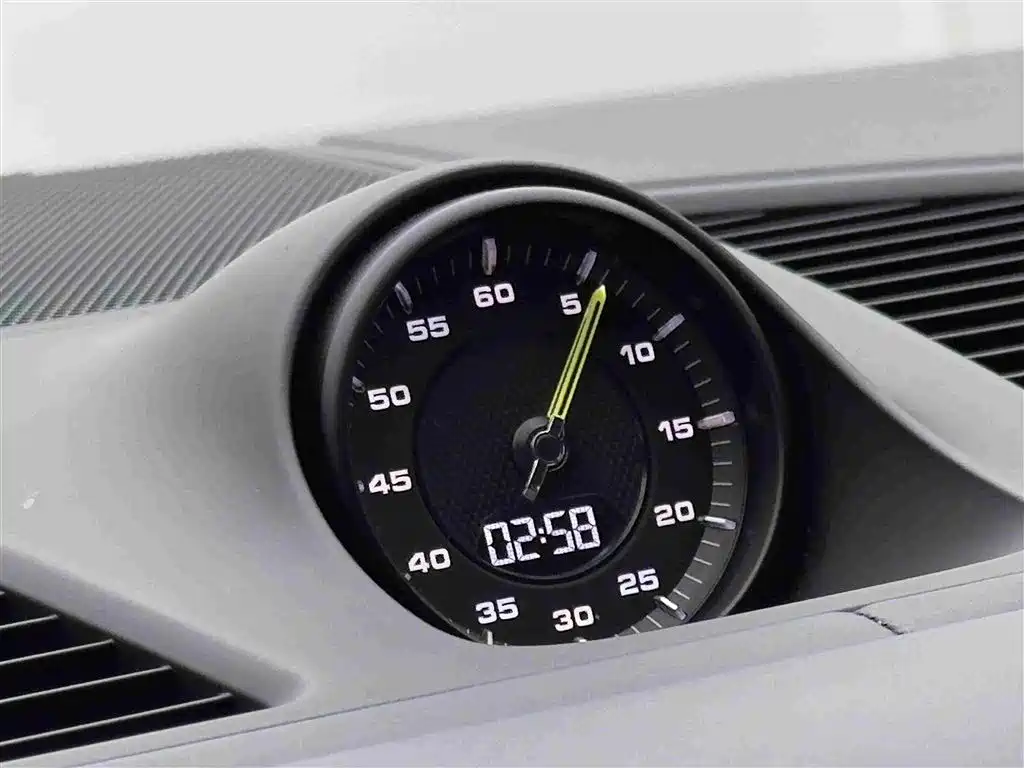 Porsche Cayenne Hybrid — миниатюра 18