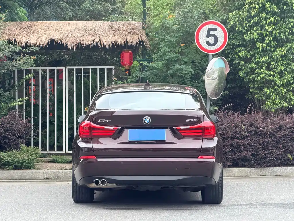 BMW 5 Series GT 5 GT 2014 528i Lead