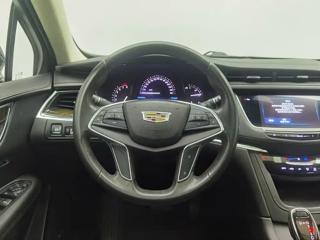 Cadillac XT5 — миниатюра 11