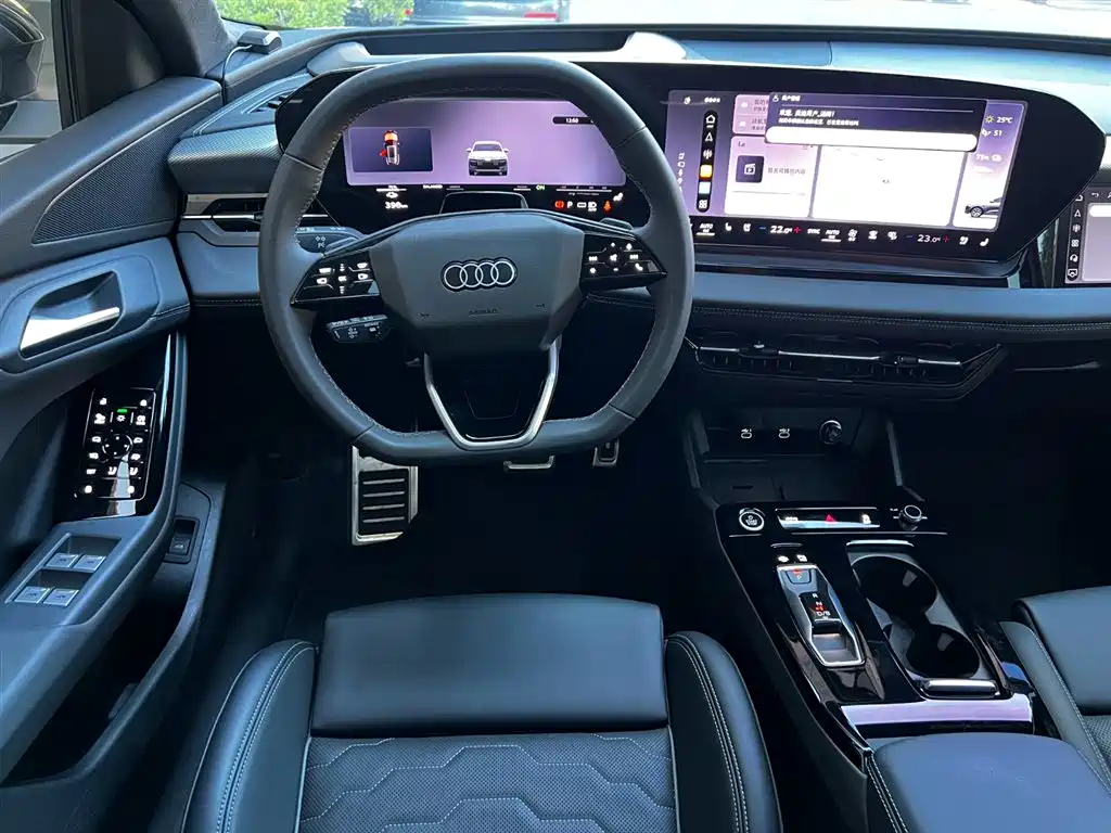 AUDI Q6L E TRON