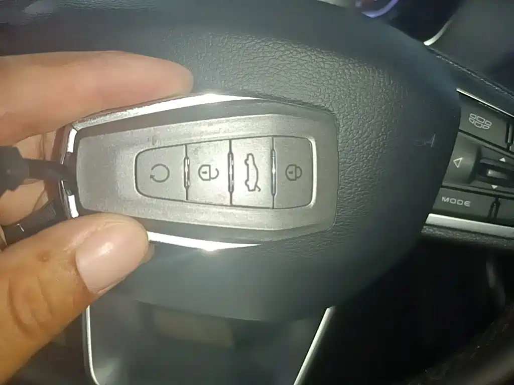 Geely Binyue — миниатюра 9