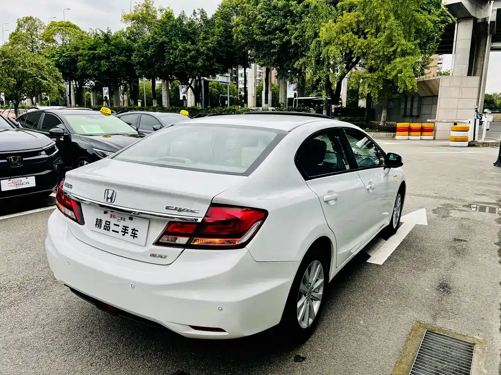 Honda Civic — миниатюра 6