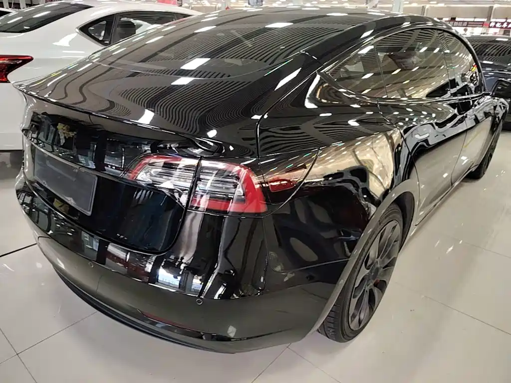 Tesla Model 3 — миниатюра 7