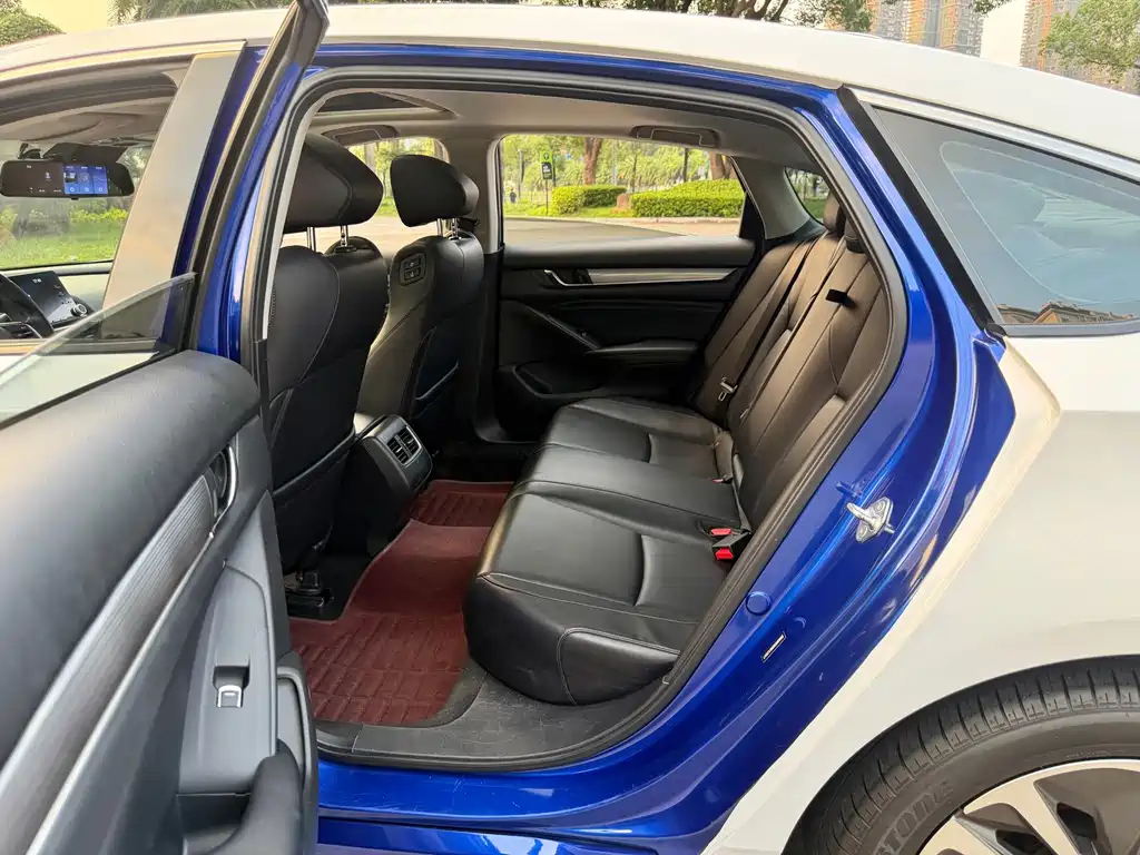 Honda Accord — миниатюра 17