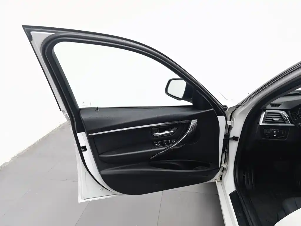 BMW 3 Series — миниатюра 8