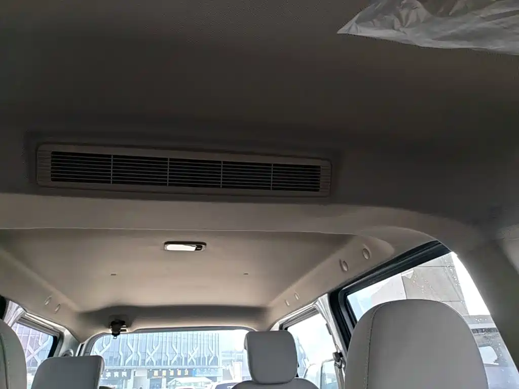 Wuling Hongguang V — миниатюра 17