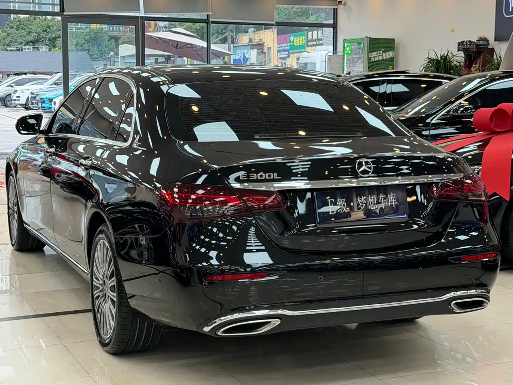 Mercedes-Benz E-Class — миниатюра 19