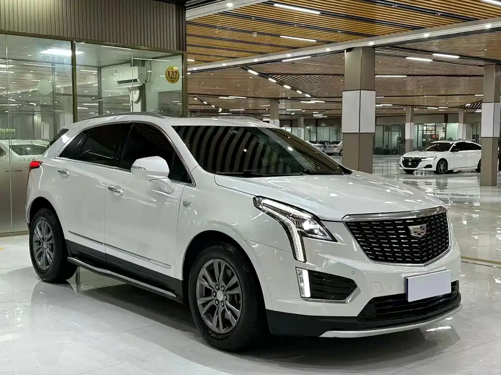 CADILLAC  XT5