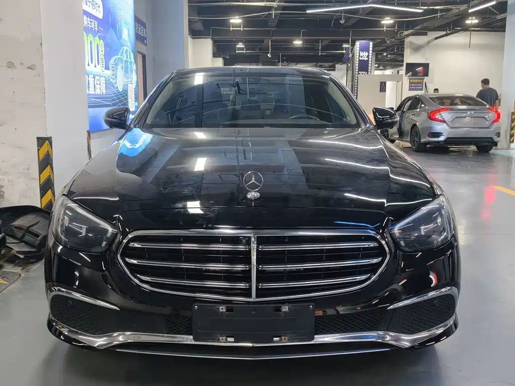 Mercedes-Benz E-Class — миниатюра 2