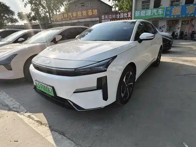 2024 Geely Galaxy L6