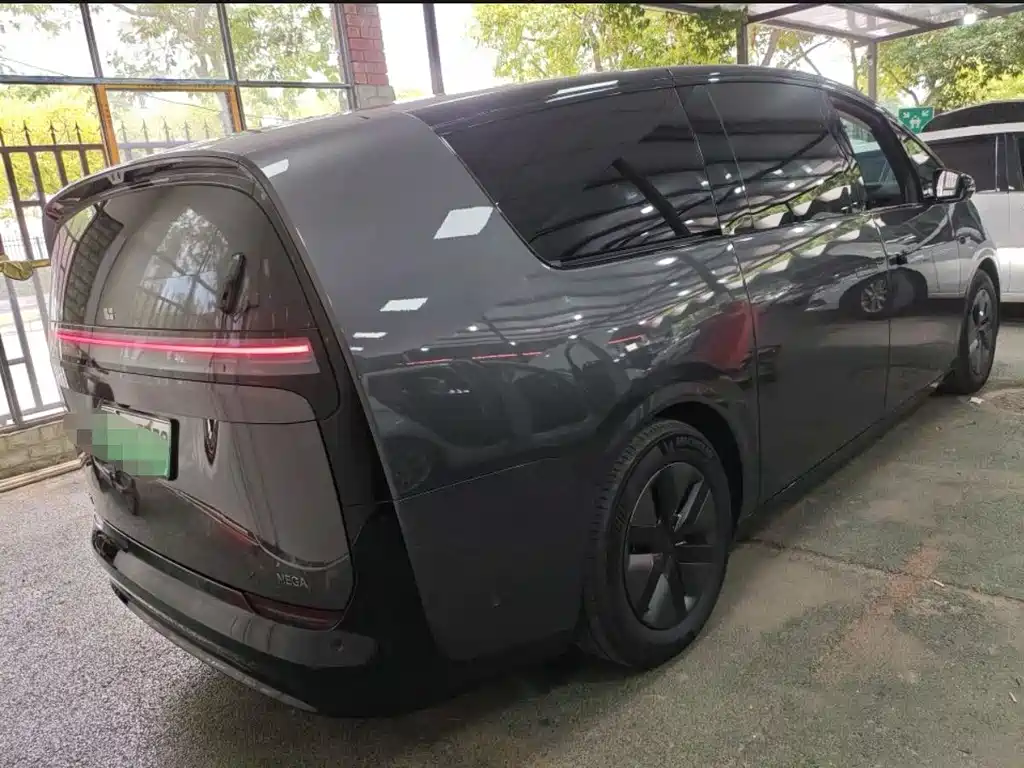 Li Auto MEGA 2024 Ultra