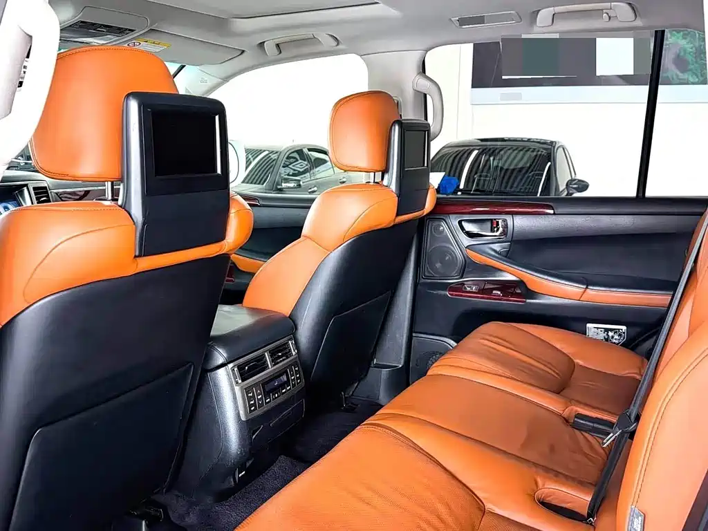 Lexus LX — миниатюра 10