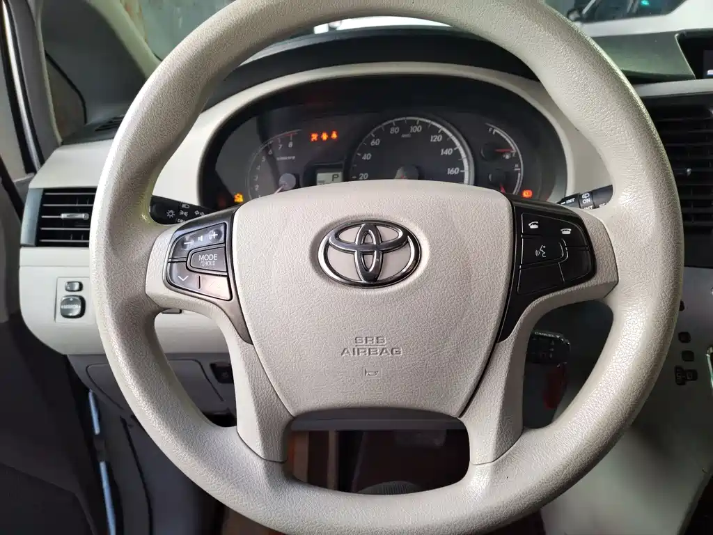 TOYOTA SIENNA
