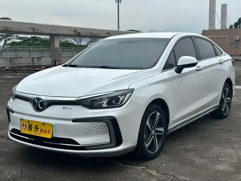 BAIC EU5
