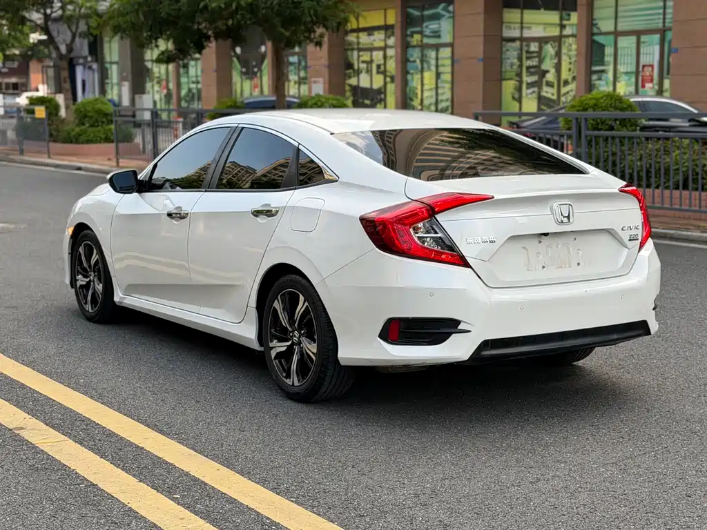 Honda Civic — миниатюра 13