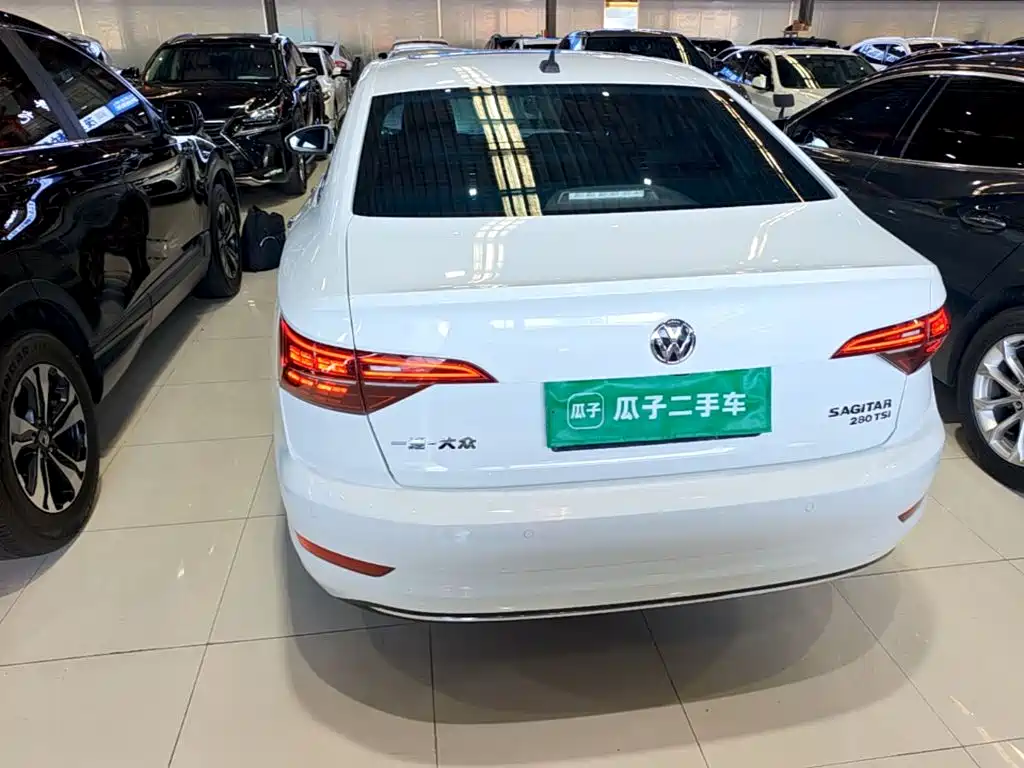 Volkswagen Sagitar — миниатюра 6