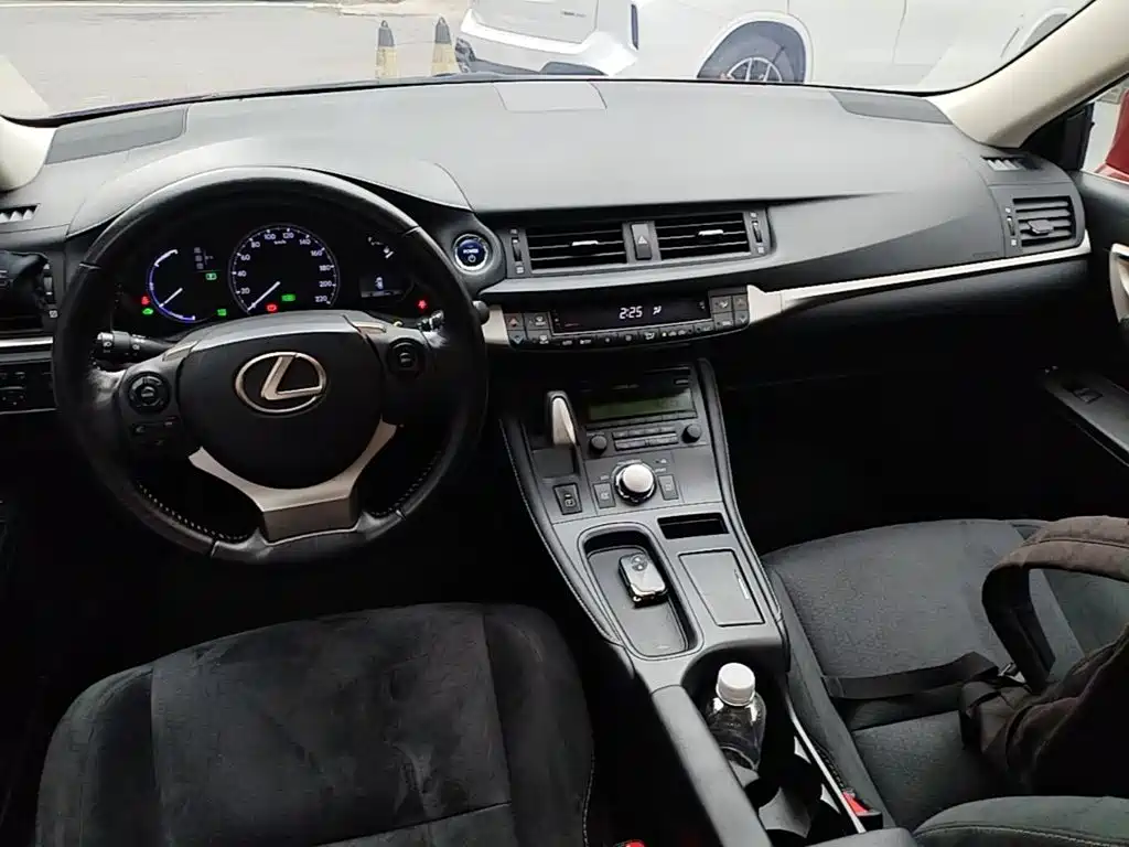 Lexus CT — миниатюра 10