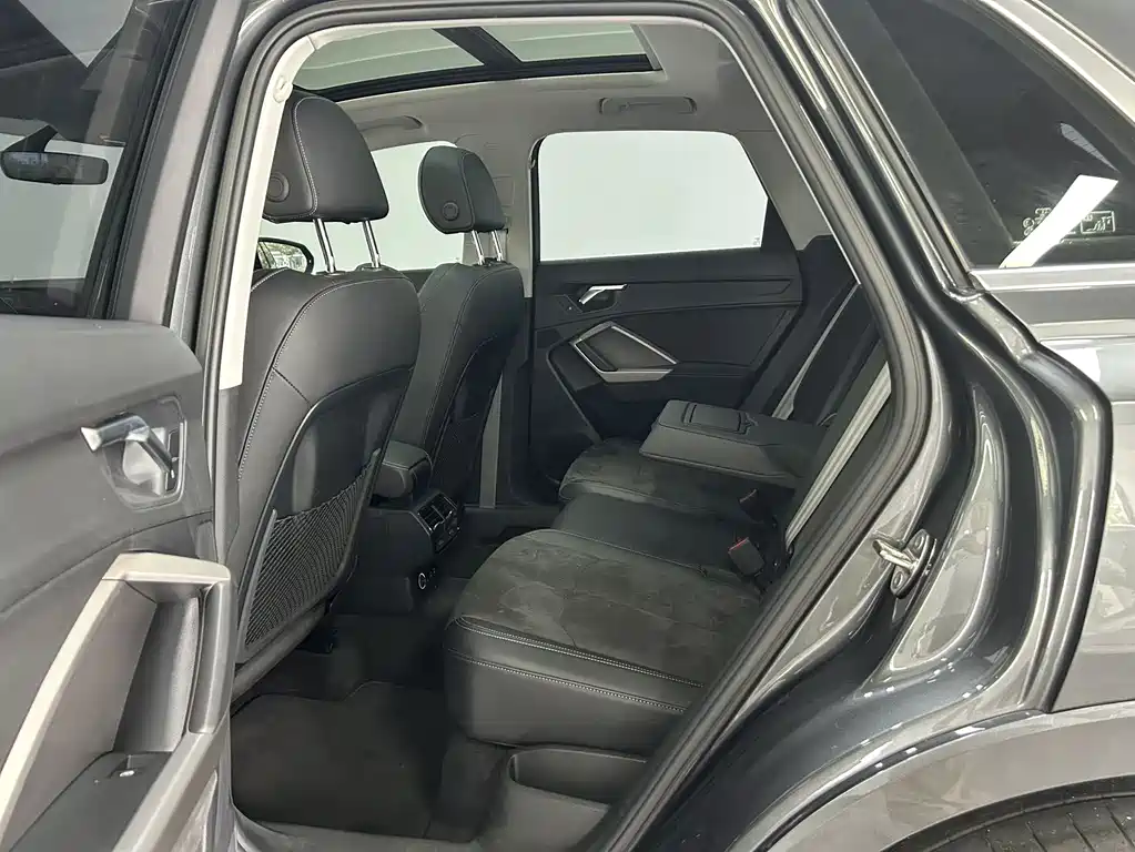 Audi Q3 2023 35 TFSI Fashion (1.4T)